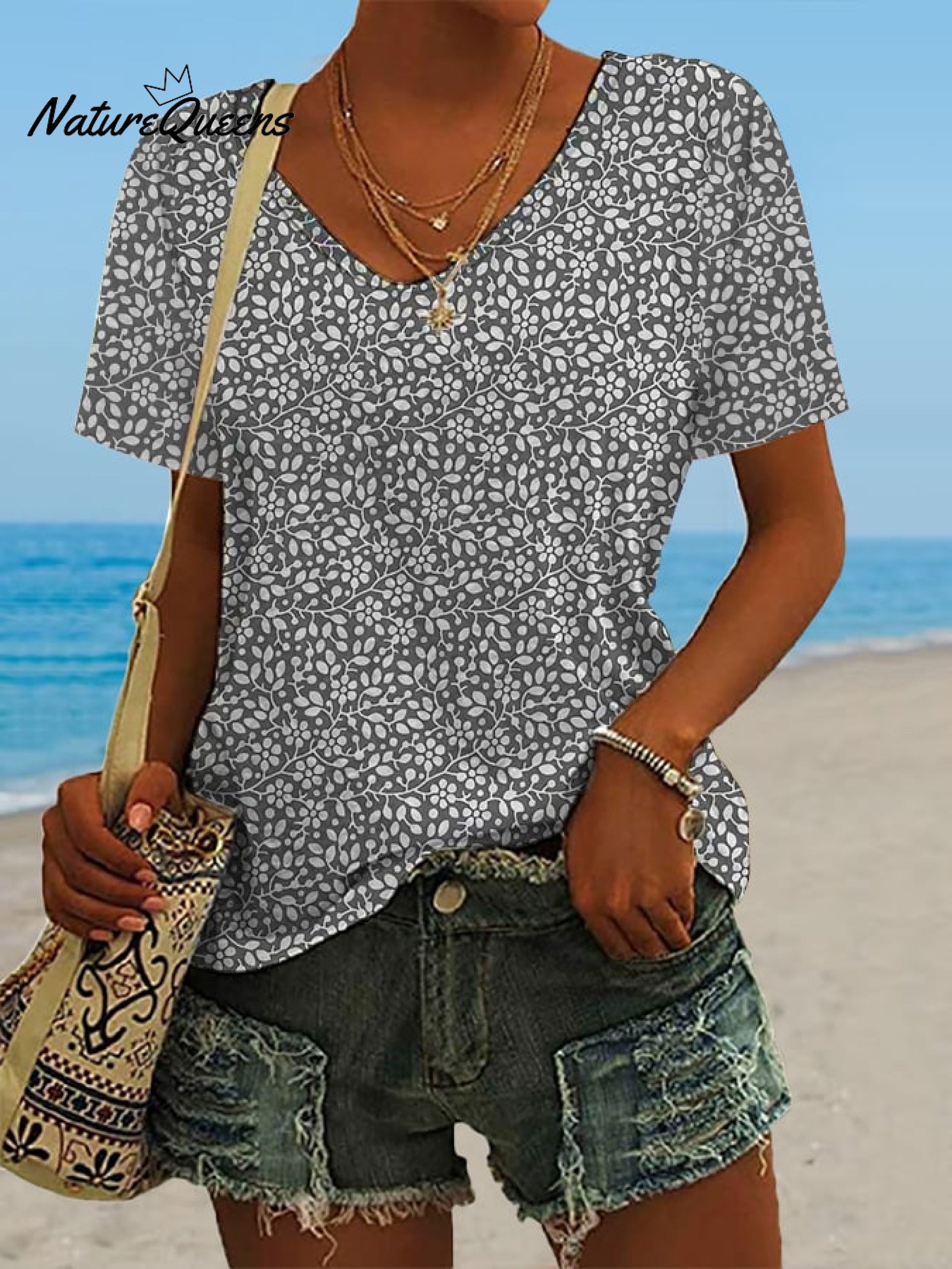 🔥Best Match🔥Women's Hawaiian Vacation Print Casual V-Neck T-Shirt