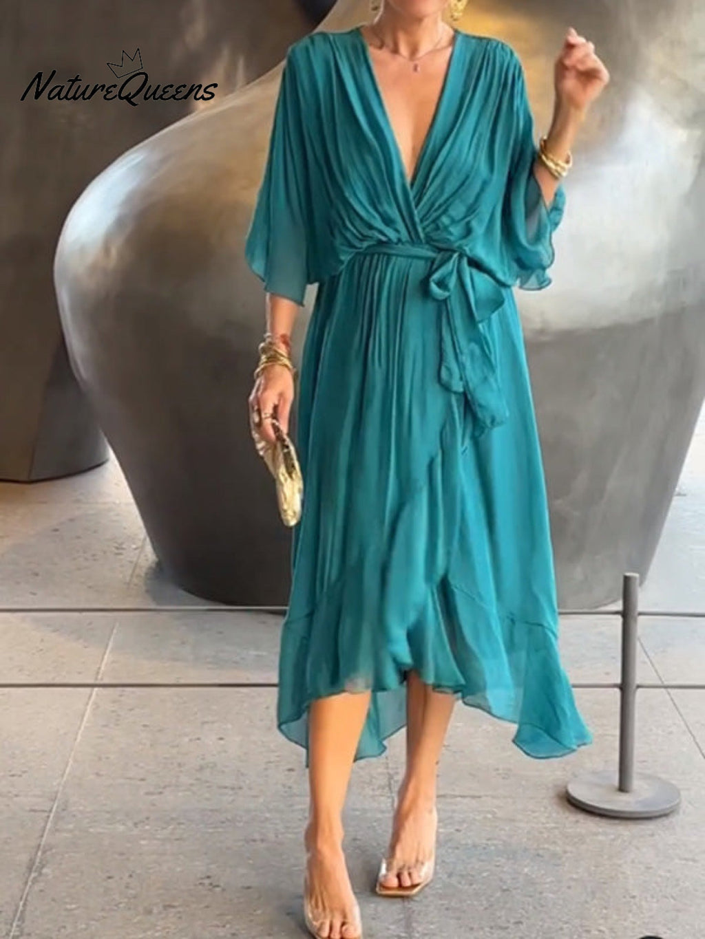 Stylish and elegant V-neck chiffon dress