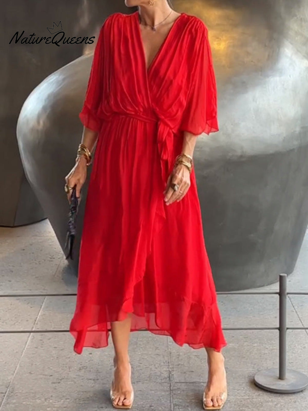 Stylish and elegant V-neck chiffon dress