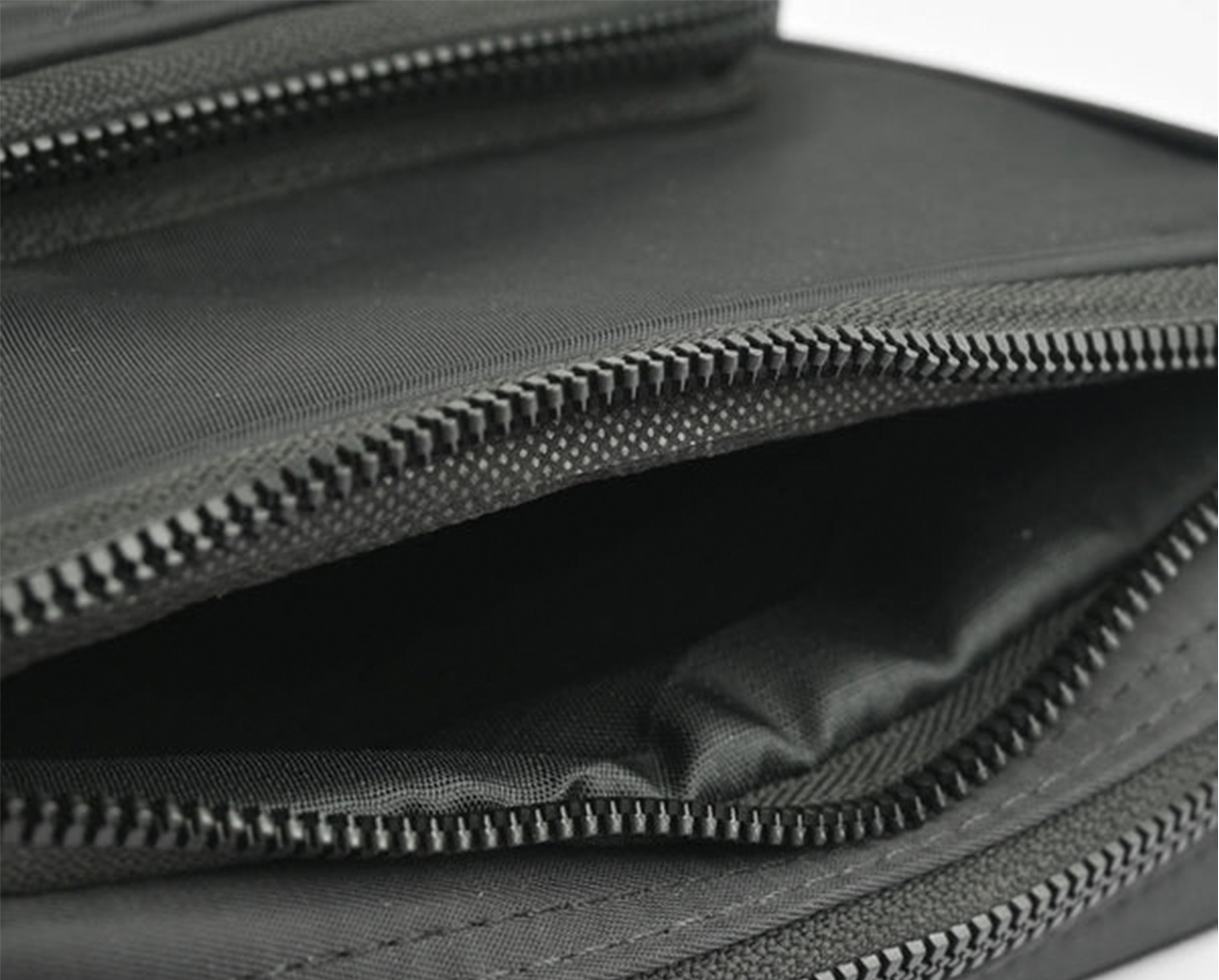 Sling 2.0 - Premium Crossbody Bag